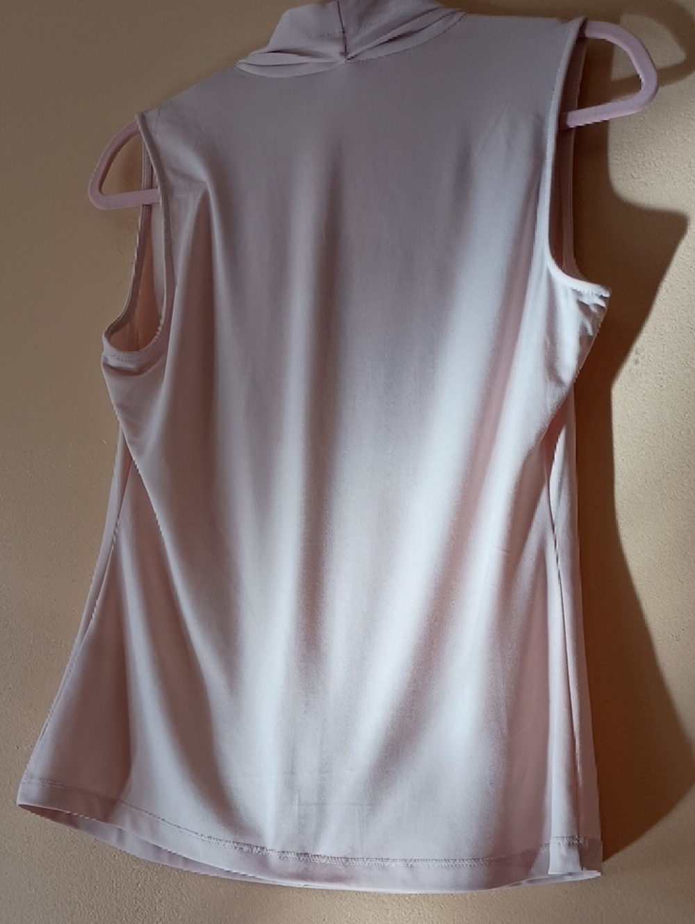 Calvin Klein Sleeveless V-Neck Camisole in Pale Pink, Sz S - Picture 7 of 7